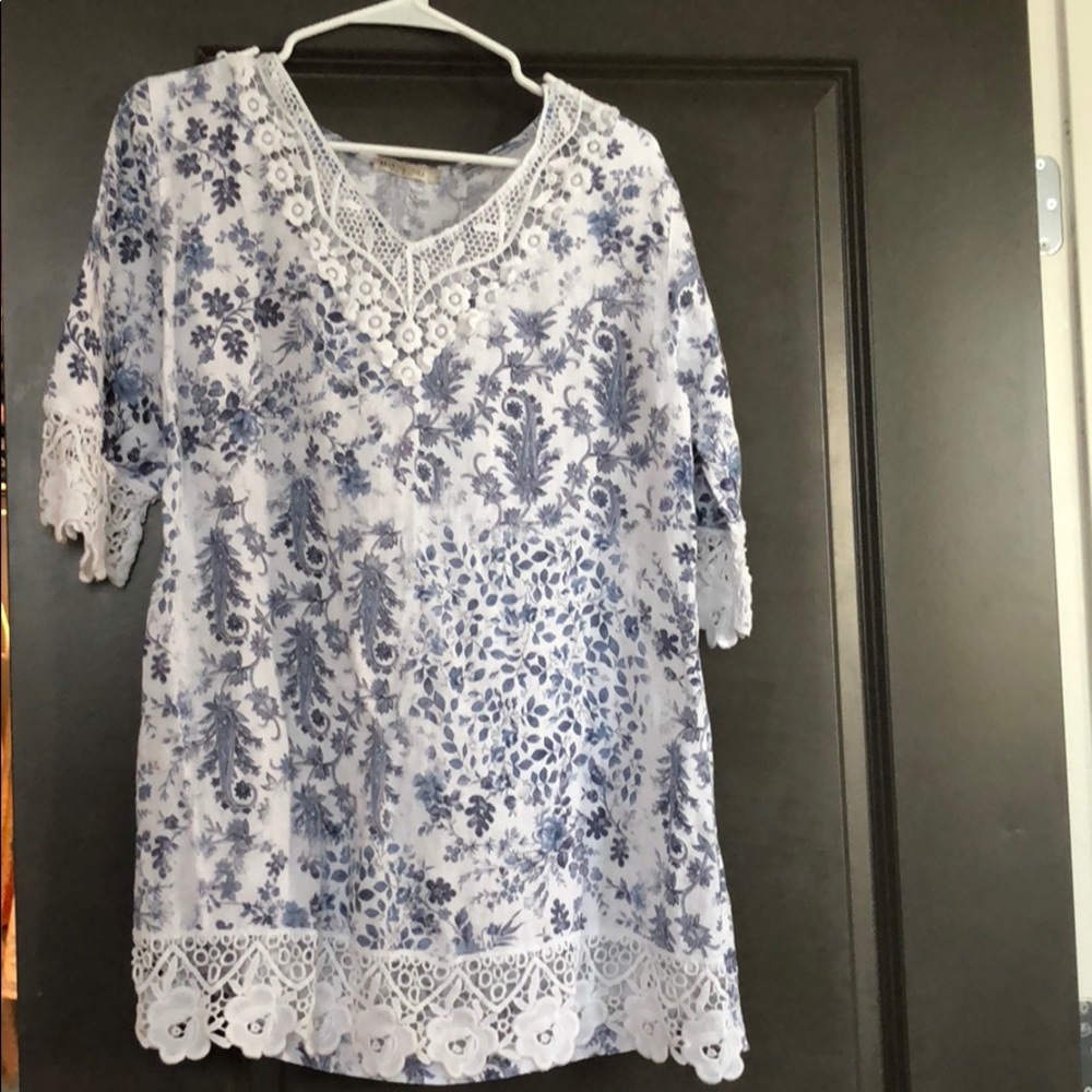 Maria Gigli linen cover up size large.